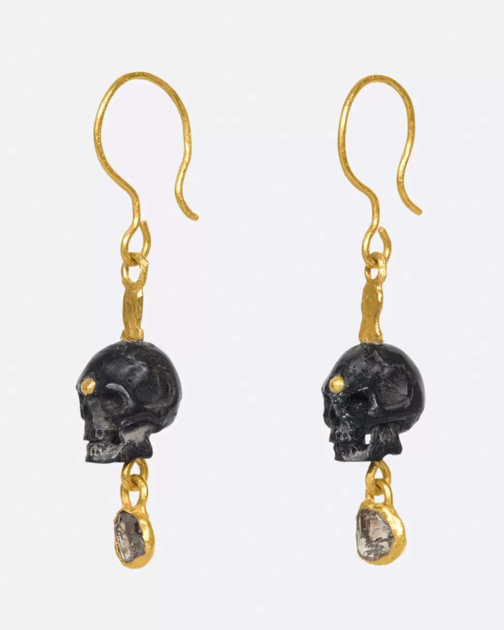 Contemporary>LOU ZELDIS Black Wood Skull Earrings