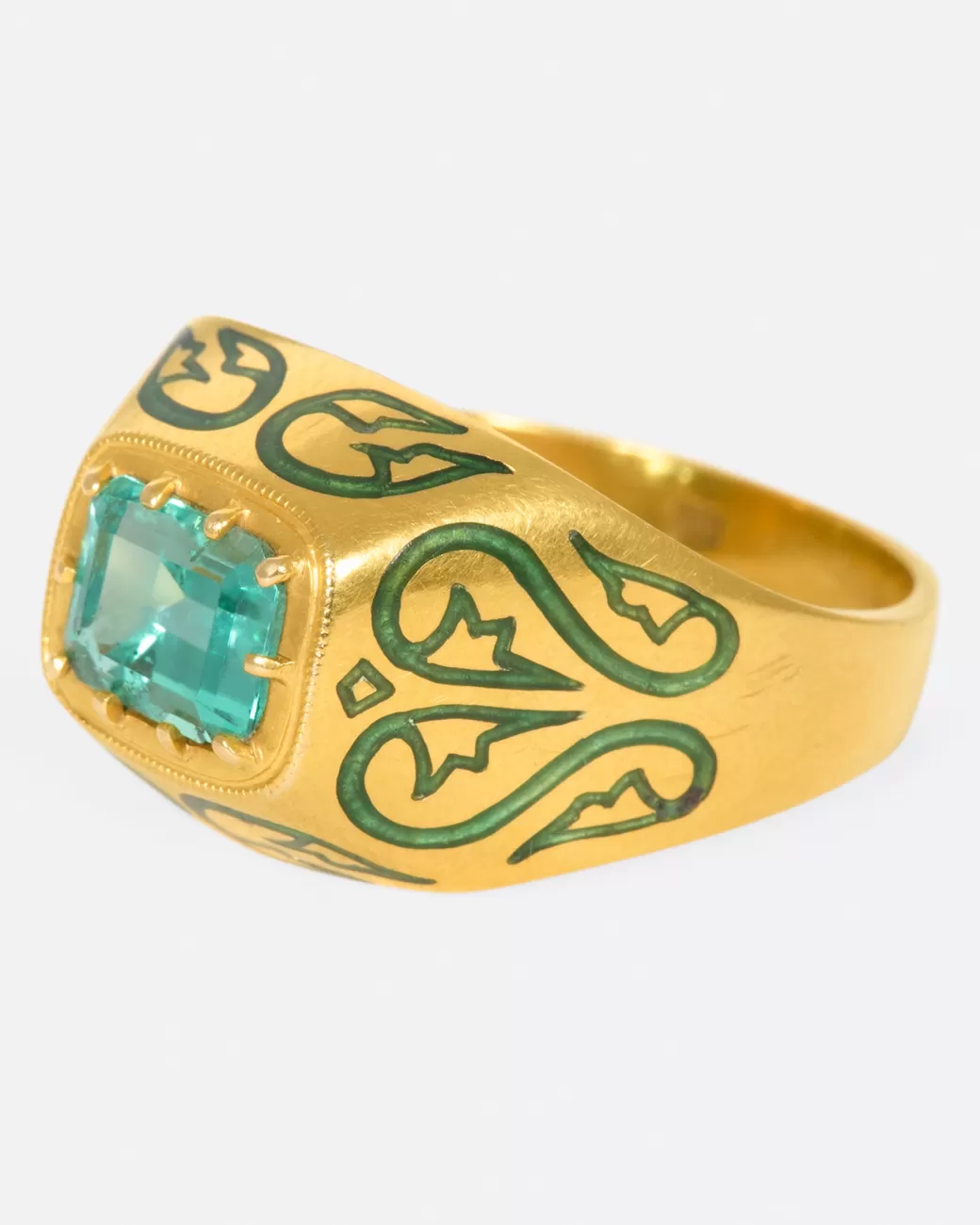 Vintage>Love Adorned Vintage Emerald & Enamel Ring