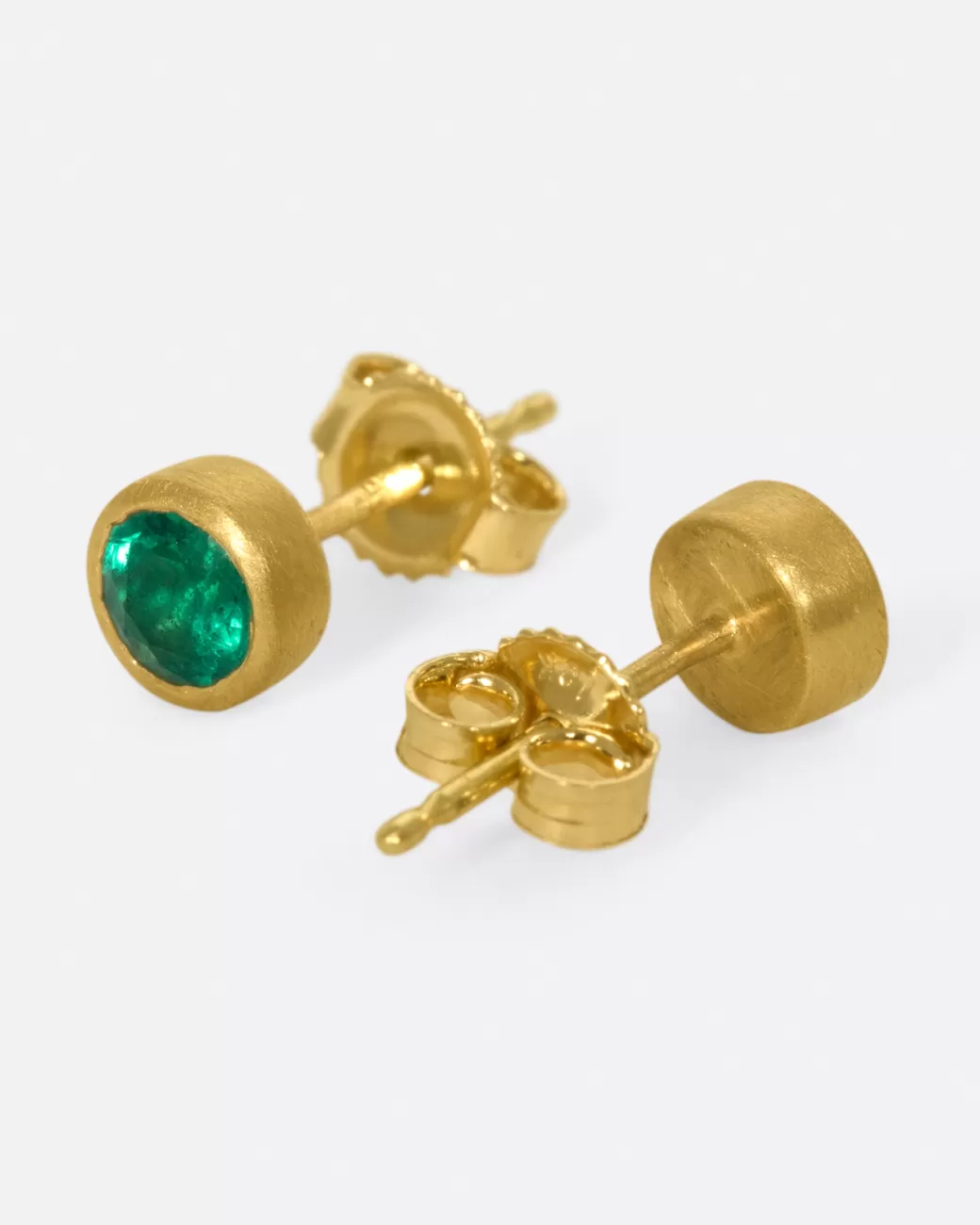 Contemporary>MARIAN MAURER Emerald Teeny Studs