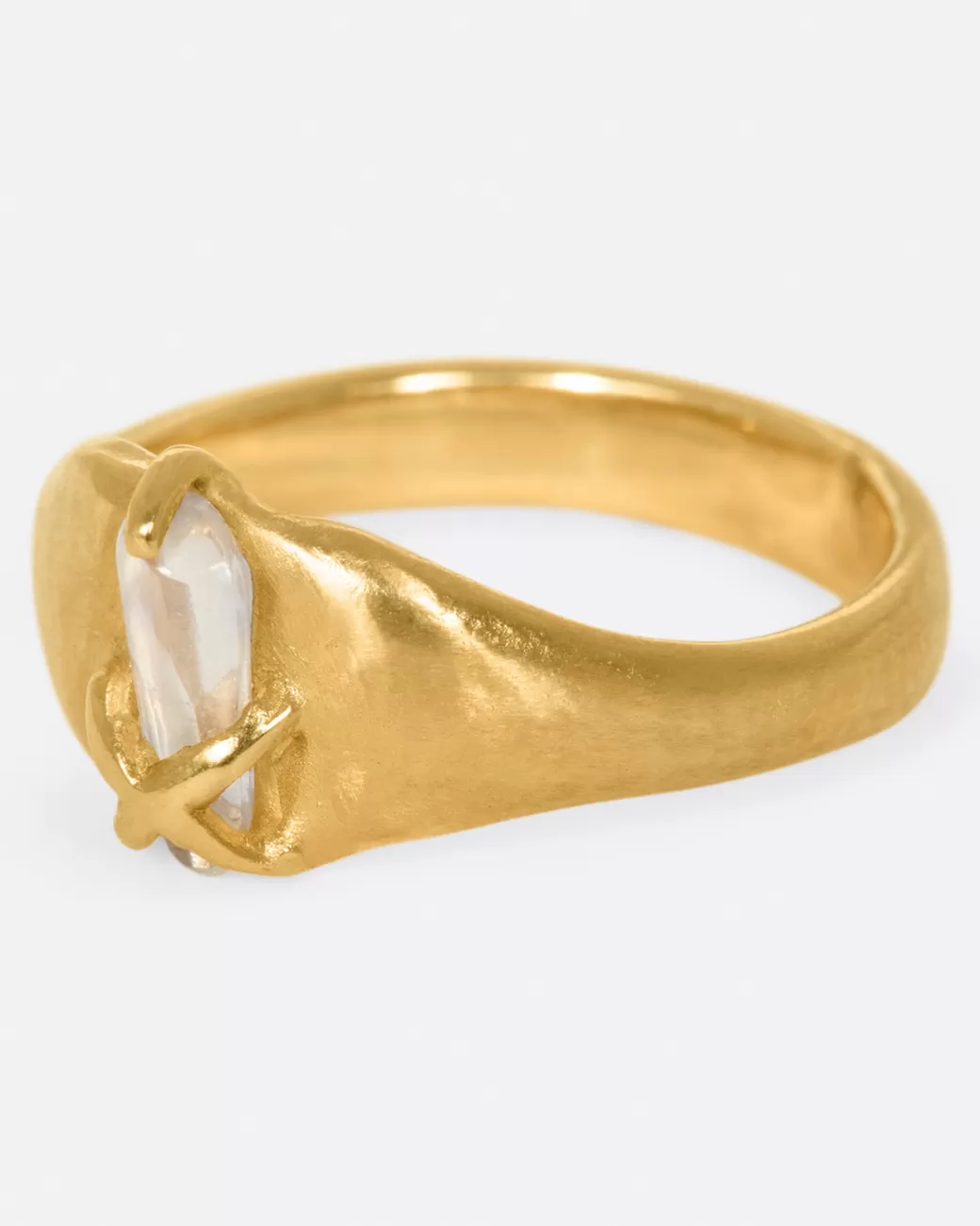 Contemporary>HOCERAT Gold Wrapped Sapphire Signet Ring