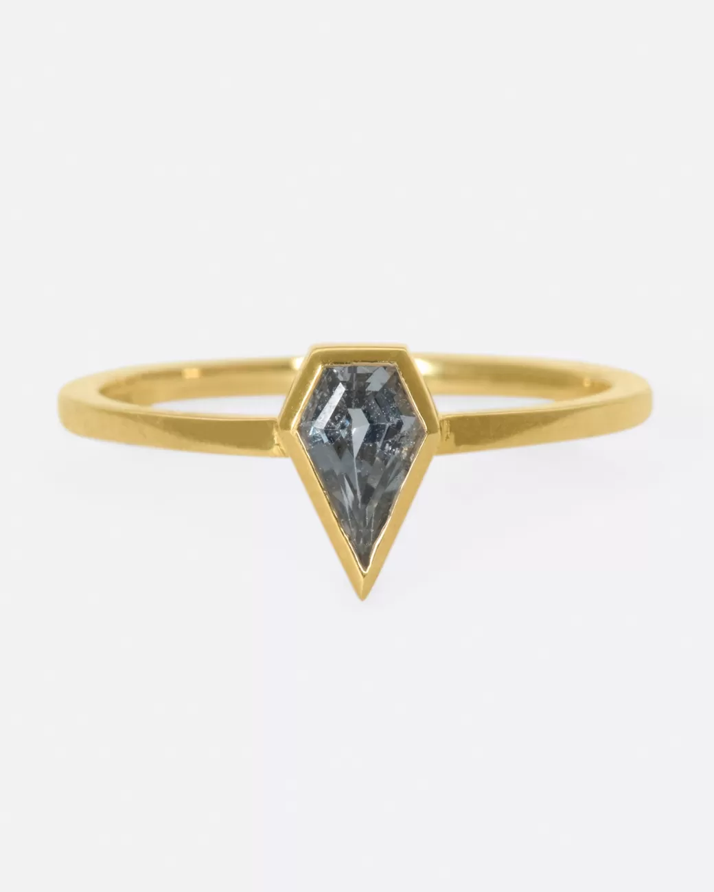 Contemporary>Era Gray Blue Sapphire Stacking Ring