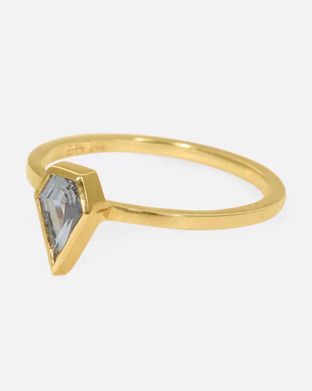 Contemporary>Era Gray Blue Sapphire Stacking Ring