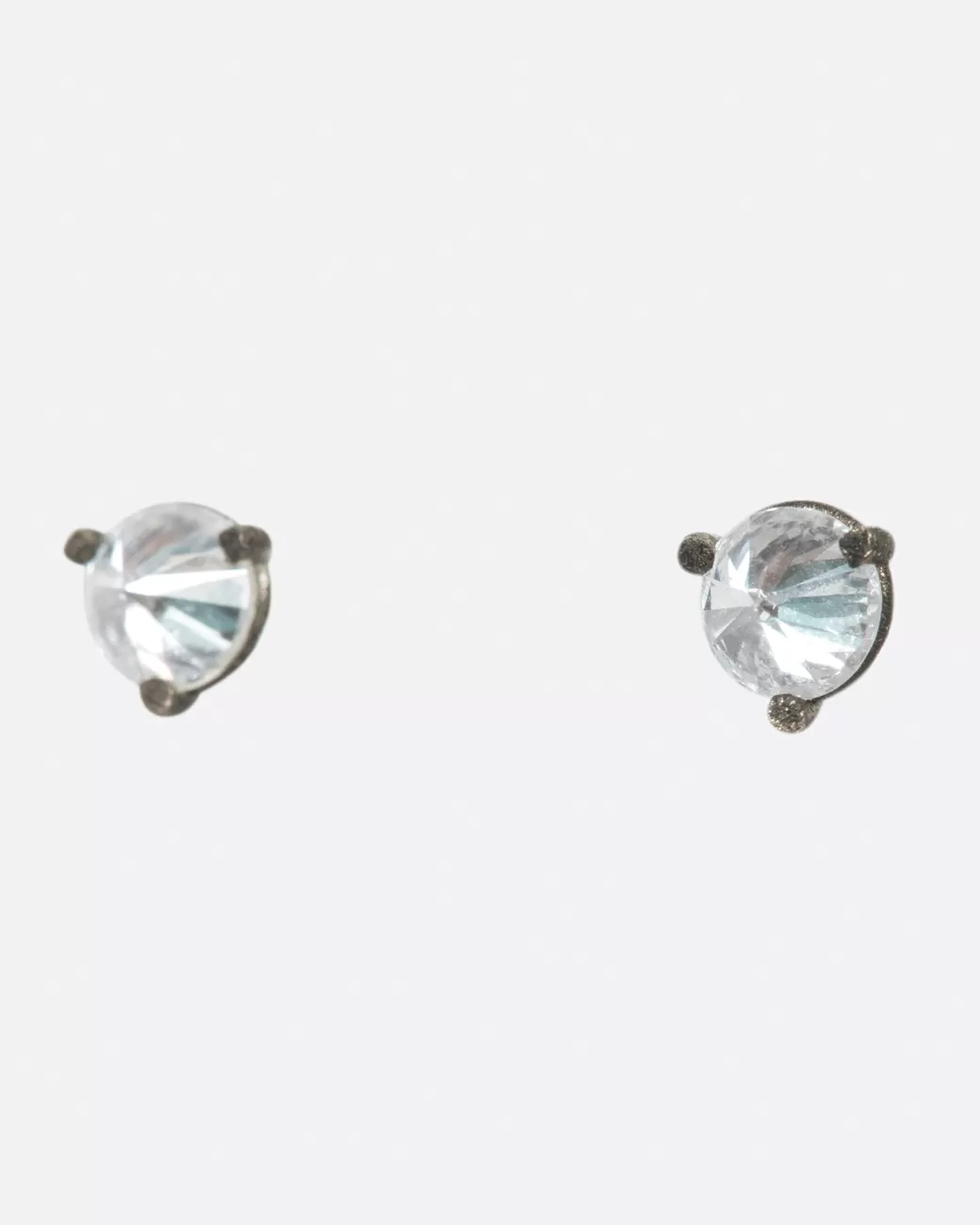 Contemporary>TODD POWNELL Inverted Round Diamond Studs