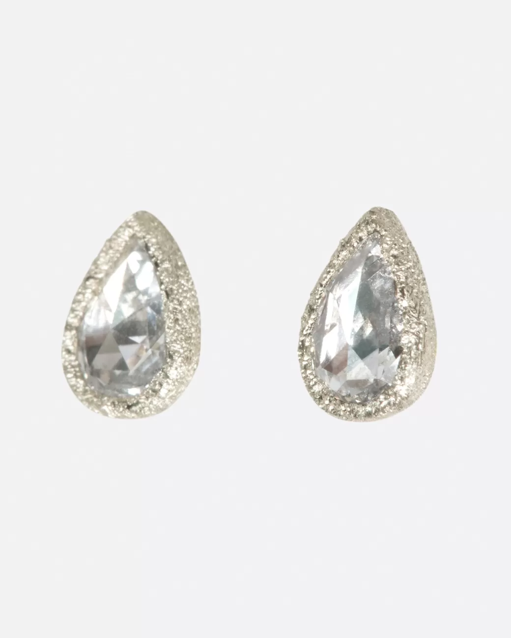 Contemporary>TODD POWNELL Pear Shaped Diamond Studs