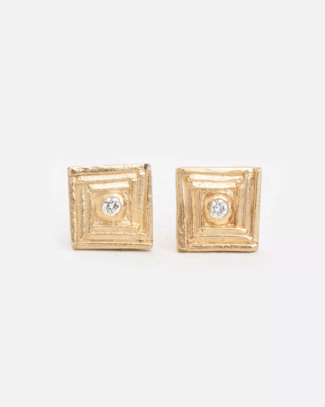 Contemporary>DMD METAL Square Stud Earrings With Diamonds