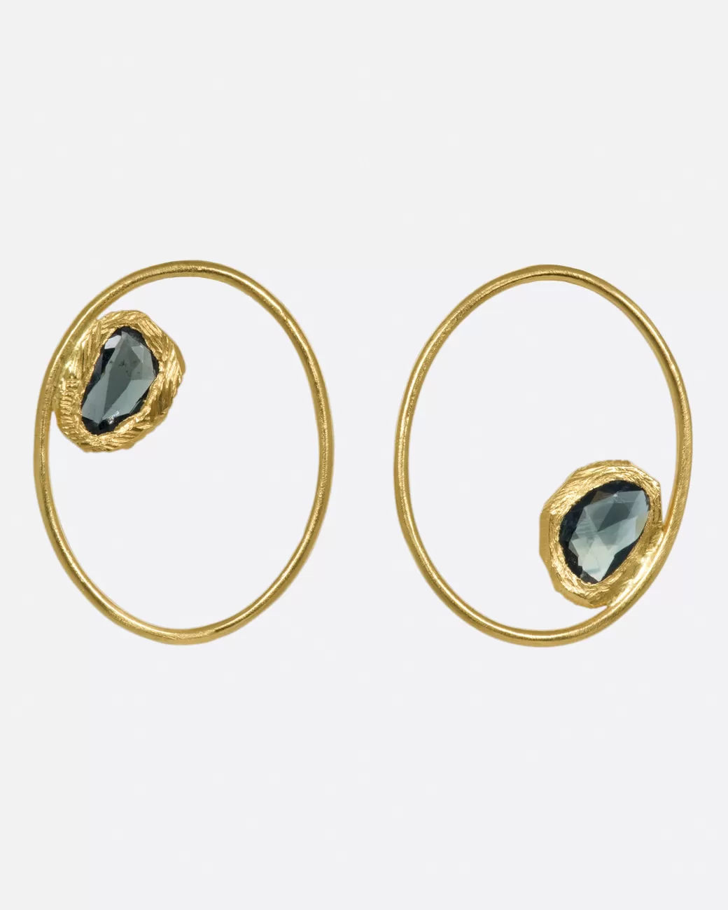 Contemporary>PAGE SARGISSON Teal Sapphire Oval Earrings